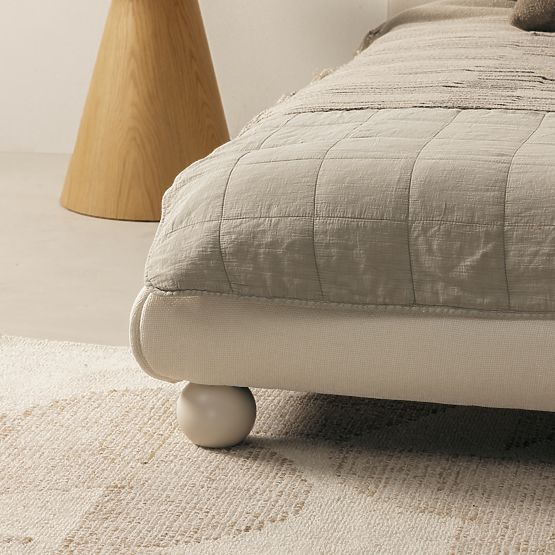 Booli kárpitozott ágy 160x200 cm, ráccsal, gömb lábakkal, világos bézs