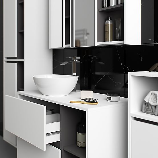 FÜGGESZTETT FÜRDŐSZOBAI BÚTOR SZETT NYÍLÁSOKKAL VAMI FEHÉR / GRAFIT SZÜRKE