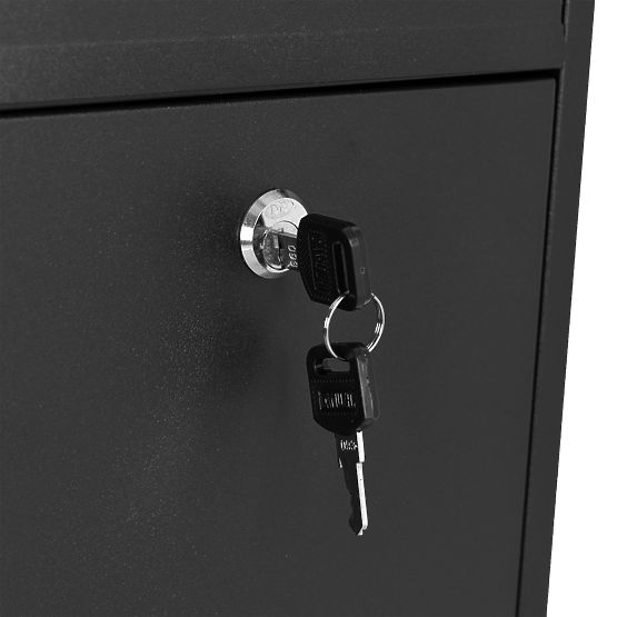 Gustav fekete levélszekrény