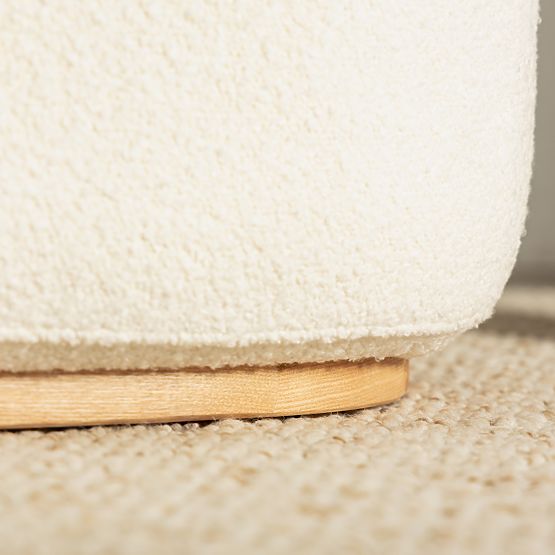 Kárpitozott Imai fotel fehér, lekerekített formák