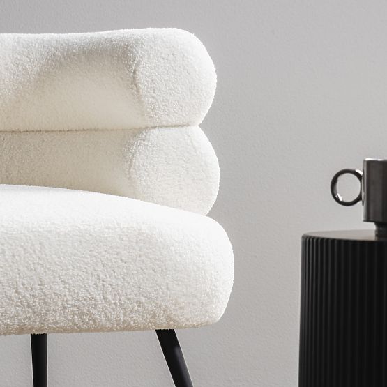 Kárpitozott Leya fotel/szék ekrü, lekerekített, fekete lábak