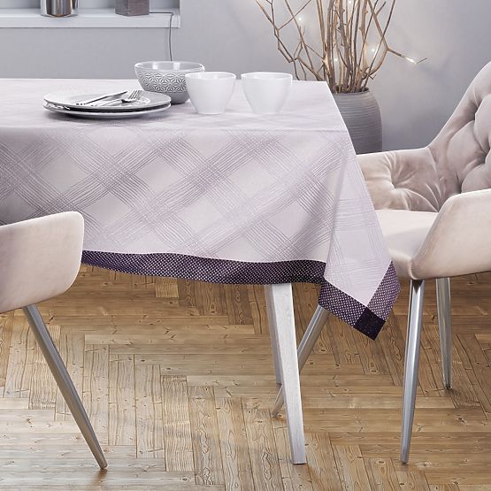 MILLUZA krémszínű fémes klasszikus mintás terítő 130x160 ameliahome