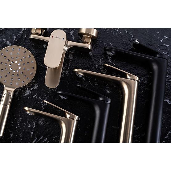 REA Marco Fekete Zuhanykészlet