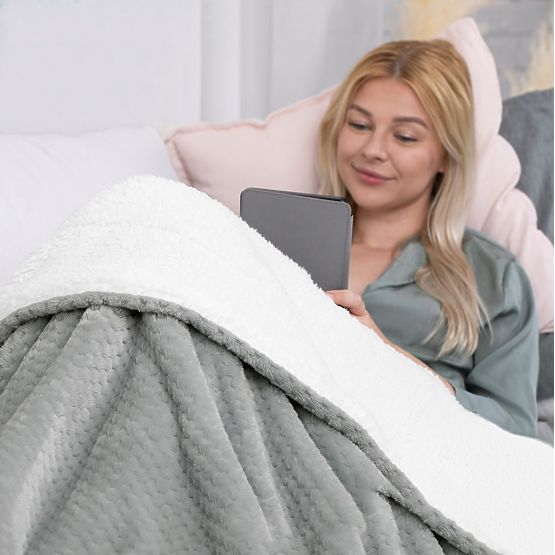 SHLEEPY ágytakaró szürke színben, klasszikus stílusú, jacquard mintával, 220x240