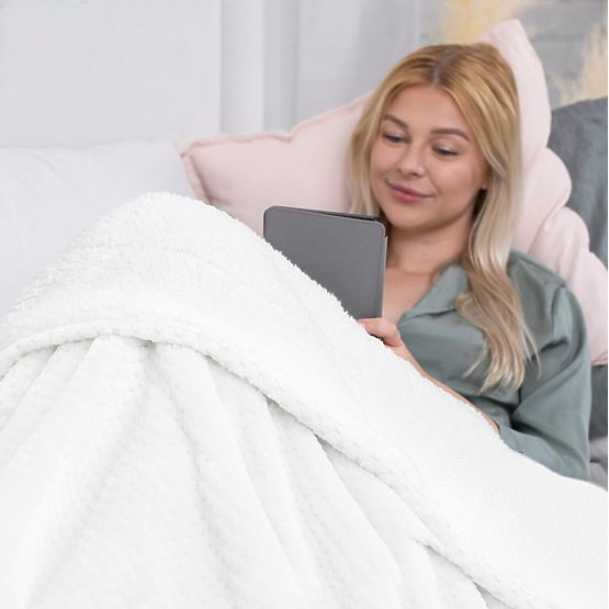 SHLEEPY takaró fehér színű, jacquard mintás, klasszikus stílusú 170x210