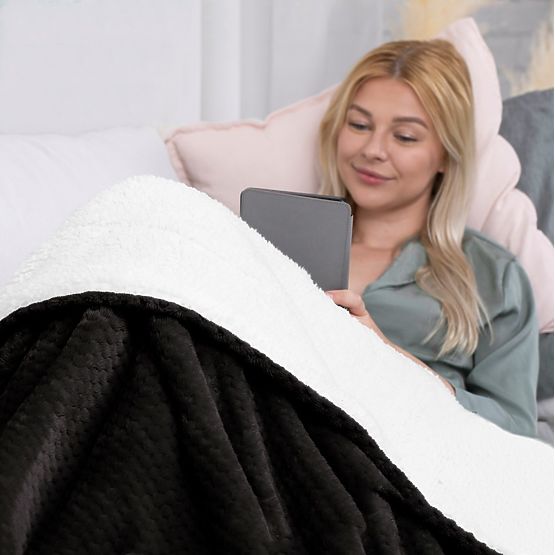 SHLEEPY takaró fekete, jacquard mintával, klasszikus stílusú 130x180