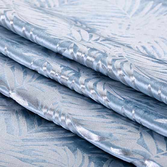 SILVERLEAVES FÜGGÖNY világoskék szín nyomtatott glamour stílus ezüst ringlik bársony 140x245 AmeliaH