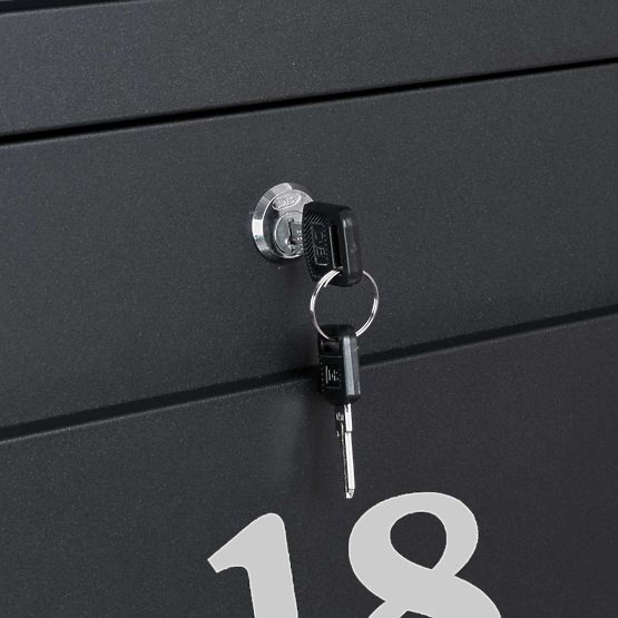 Vidar fekete postaláda feliratokkal