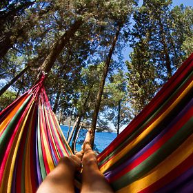 Egyszemélyes függőágy 40 cm-es rúddal 400257 Piros