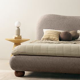 Kárpitozott Bowee ágy 160x200 cm, rácsos, szürke, gömb lábakkal, lectus