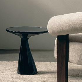 Oldalsó asztal üveglappal Muun 45 cm, fekete, fényes, lekerekített formák