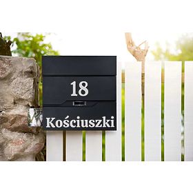 Vidar fekete postaláda feliratokkal